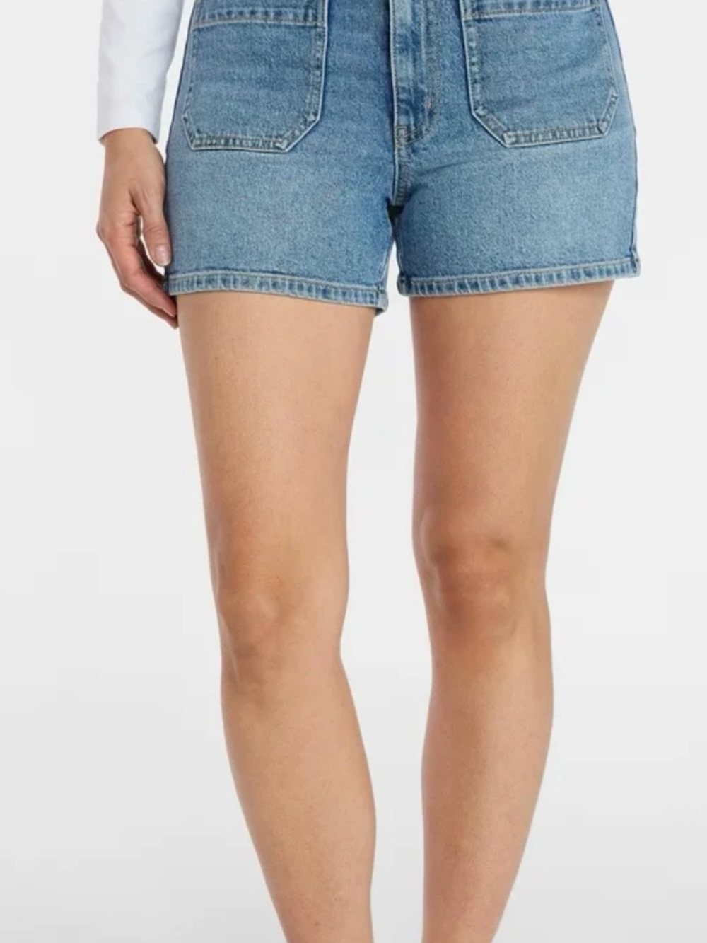 Time and Tru Women's High Rise Patch Pocket Denim Shorts, 4" Inseam Sz 6 NWT - Picture 2 of 11